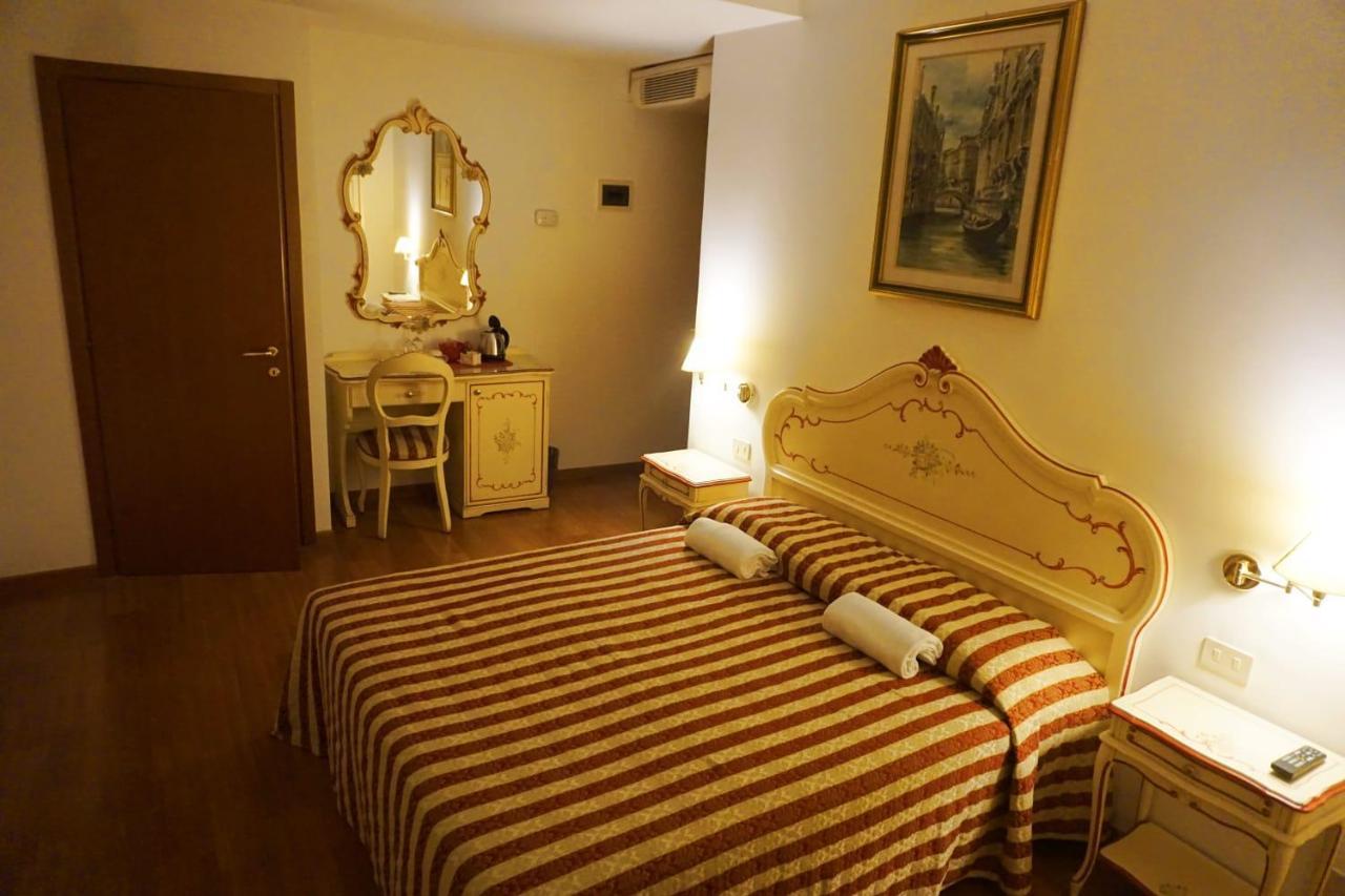 Hotel Rialto Experience à Venise Extérieur photo